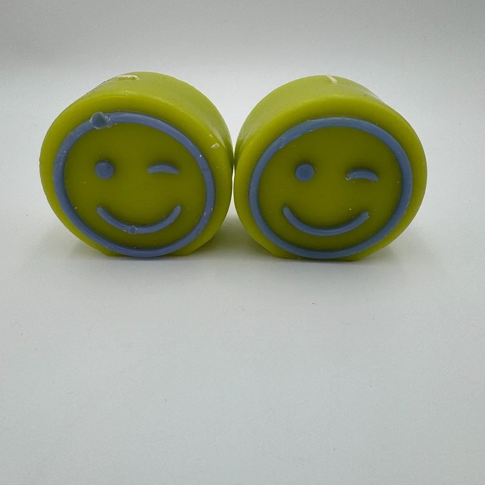 Green Smiley Face Candle Set Room Essentials 2 Pack Decor‎ 3